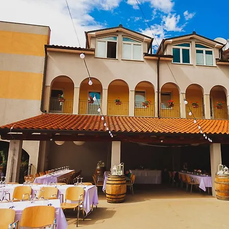 Πανσιόν Hisa Posebne Sorte Kodreti