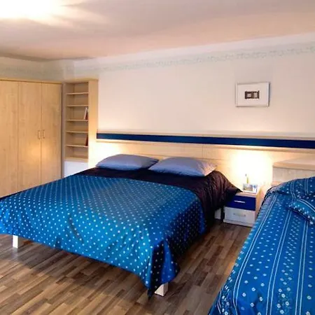 Hisa Posebne Sorte 4* Kodreti