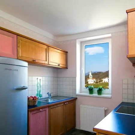 Hisa Posebne Sorte بيت ضيافة