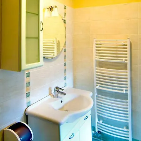 Hisa Posebne Sorte 4* Kodreti