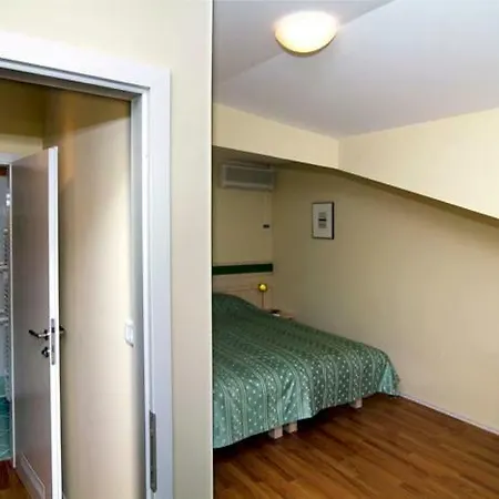 Hisa Posebne Sorte 4*