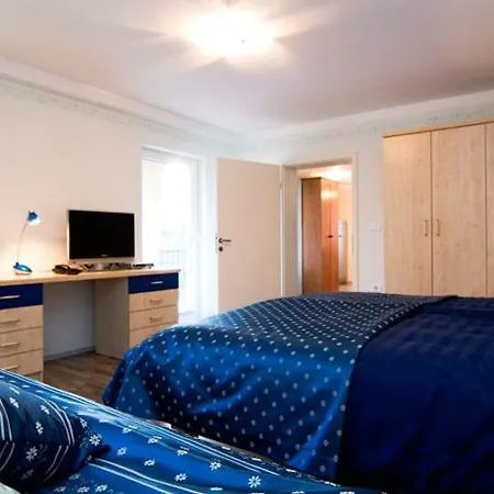 Hisa Posebne Sorte Πανσιόν