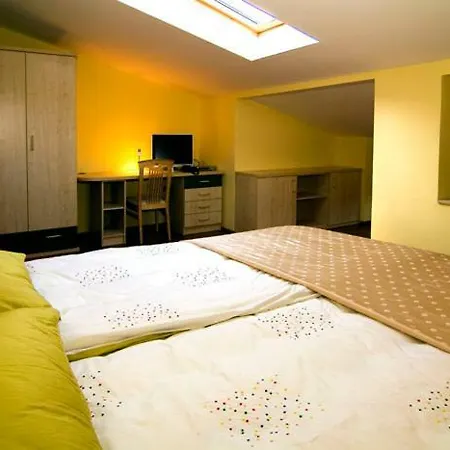 Hisa Posebne Sorte بيت ضيافة