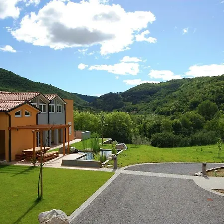 Hisa Posebne Sorte 4* Kodreti