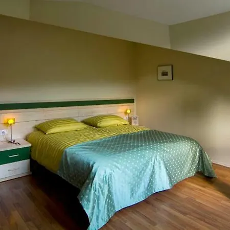 Hisa Posebne Sorte Πανσιόν