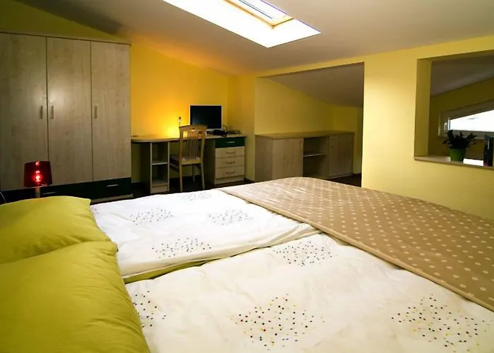 Hisa Posebne Sorte Konukevi