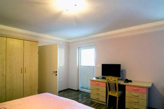 Konukevi Hisa Posebne Sorte 4*