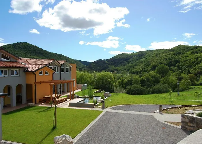 Hisa Posebne Sorte 4* Kodreti