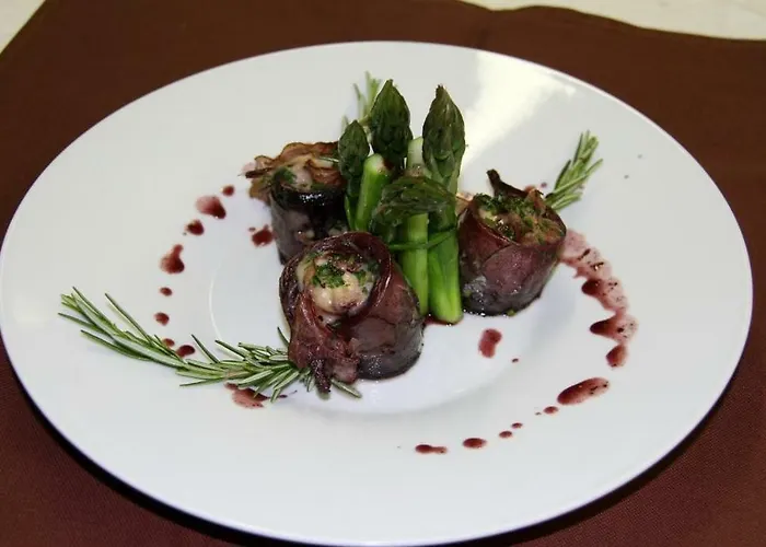 Hisa Posebne Sorte Konukevi Kodreti